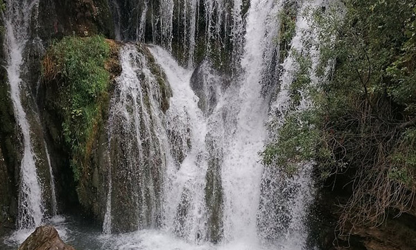 actividad-cascada-pozo-redondo-la-escapada-apartamentos-alhama-aragon