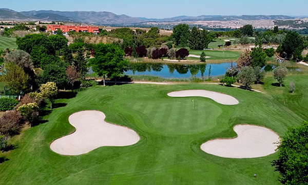 actividad-gambito-golf-calatayud-la-escapada-apartamentos-alhama-aragon